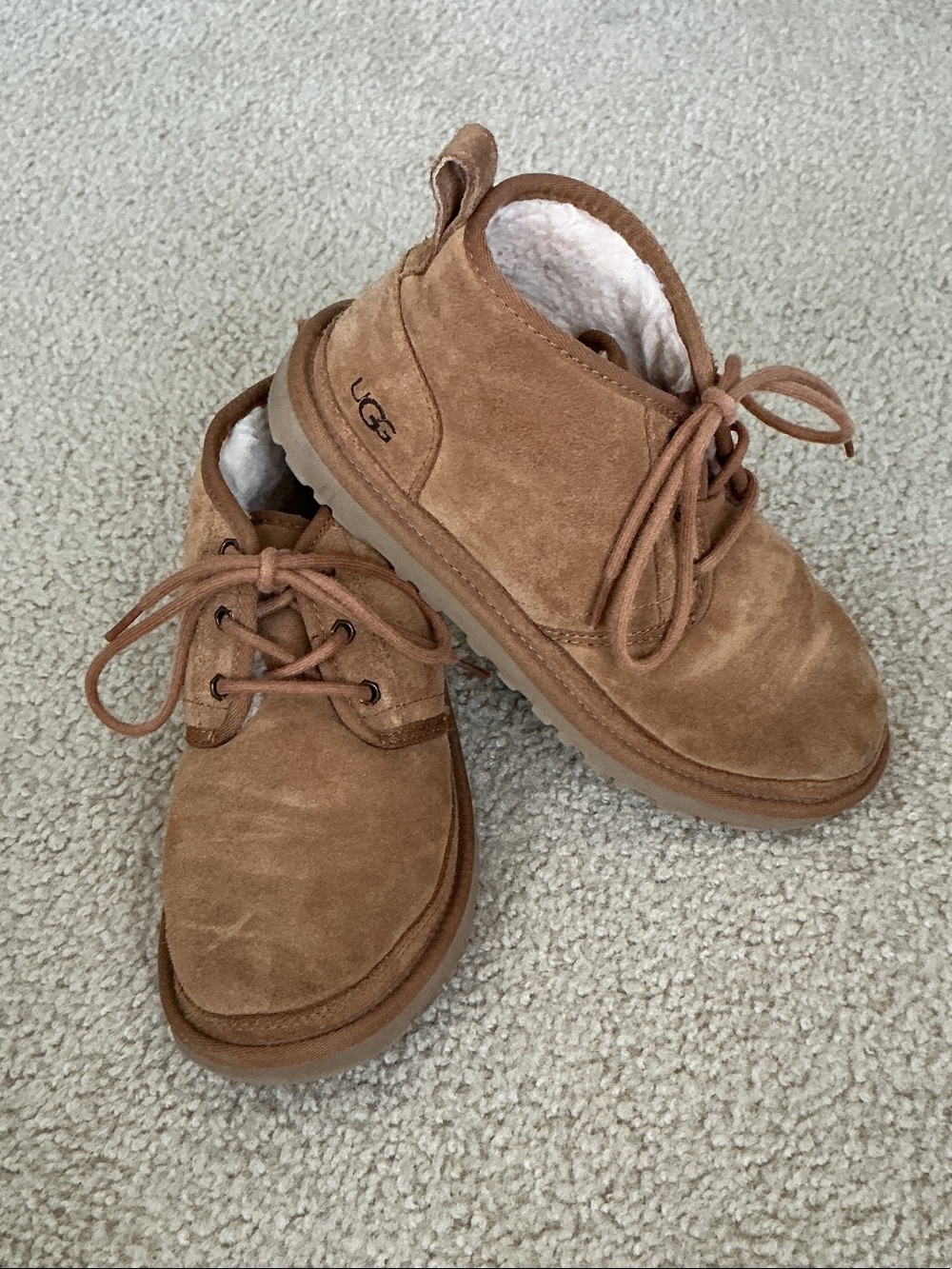 UGG Neumel Women’s Chestnut Suede Lace-Up Chukka Boots - Size 8